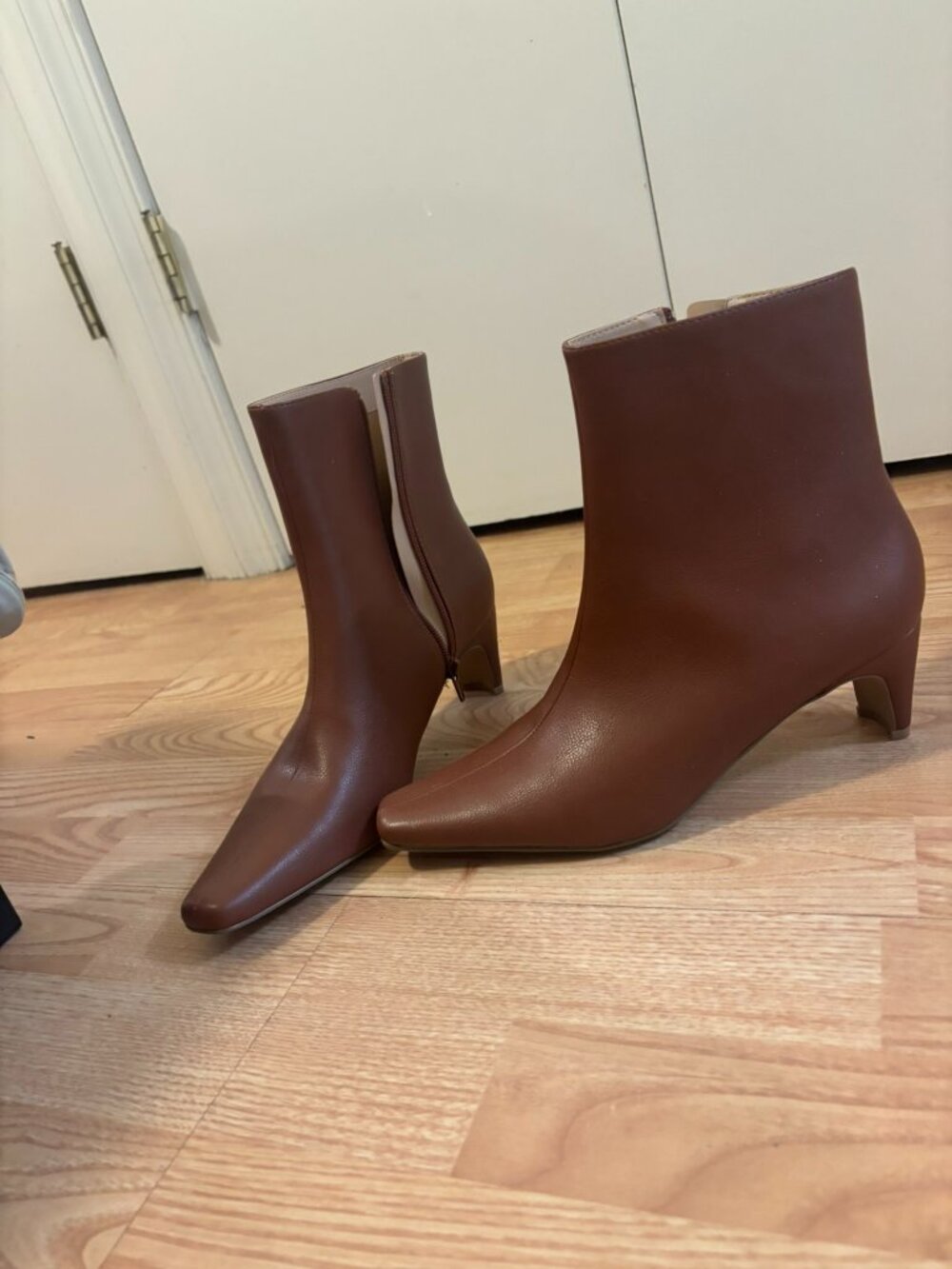 ## ✨ LOFT Cognac Leather Square Toe Ankle Boots ✨ - Picture 2 of 6
